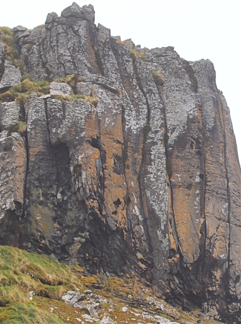 Antipodes  AtSea  0641 m Rock Formations